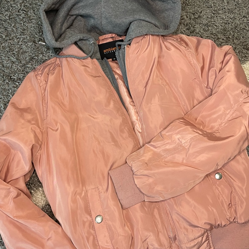 Light pink or mauve. Ambiance outerwear. Medium hoodie coat with pockets